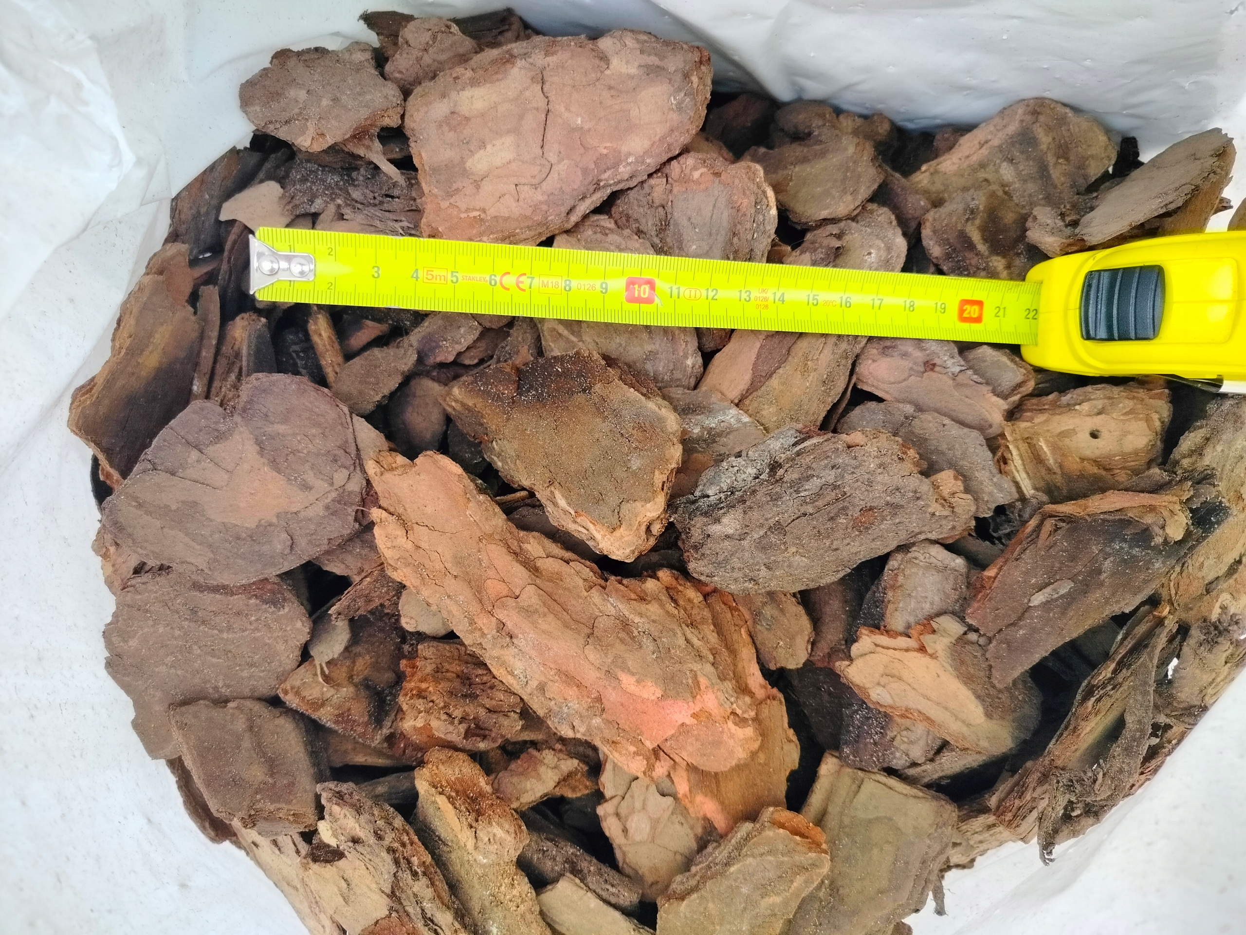 Kora z drzew iglastych 80 l. IP AGRO, segregowana GRUBA, Kora z drzew iglastych 80 l. IP AGRO, segregowana GRUBA,